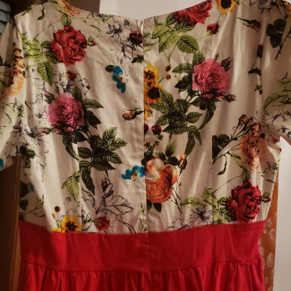 Dress - Picture 3 of 3